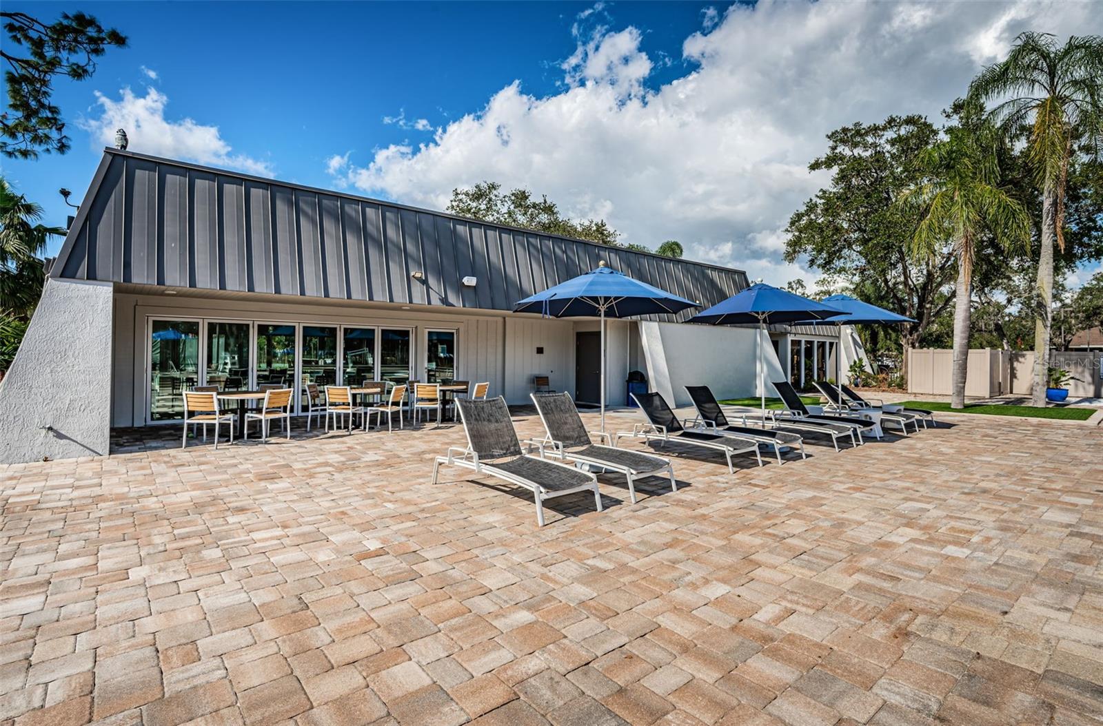Image 93 of 100 For 1516 Lake Woodlands Parkway