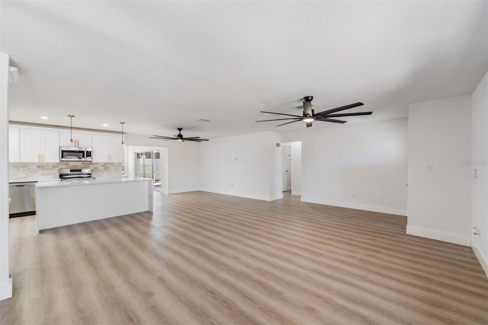 Image 10 of 44 For 7607 22nd Avenue W