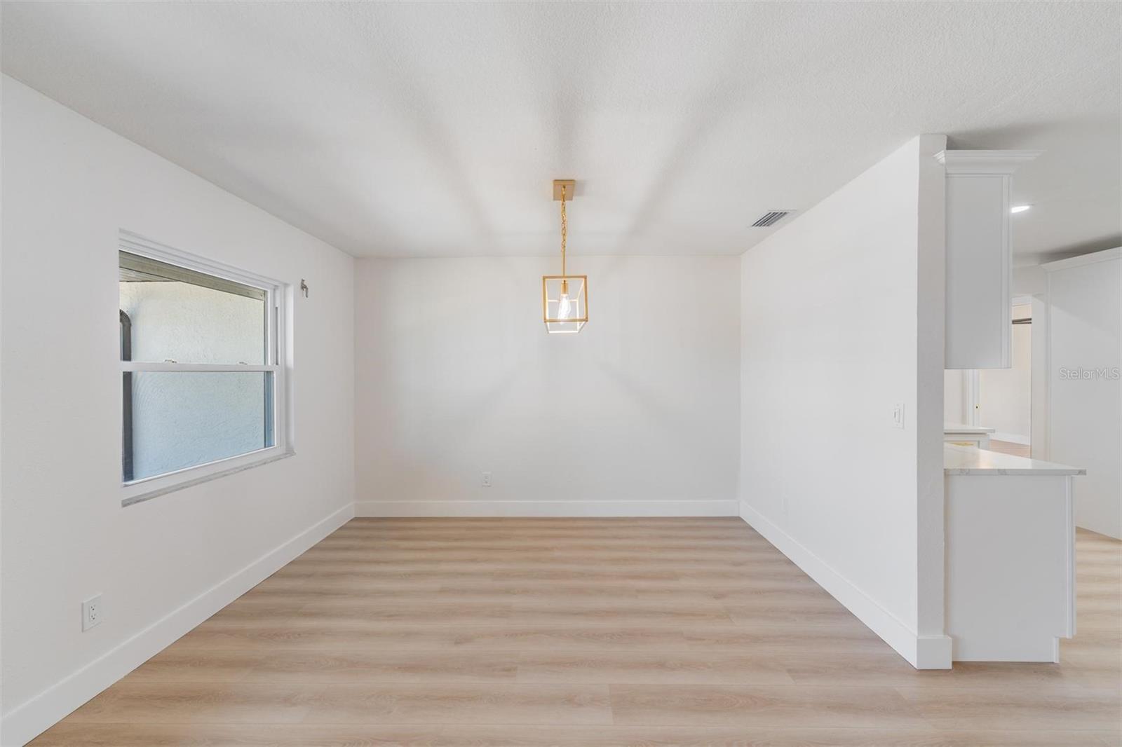 Image 11 of 44 For 7607 22nd Avenue W