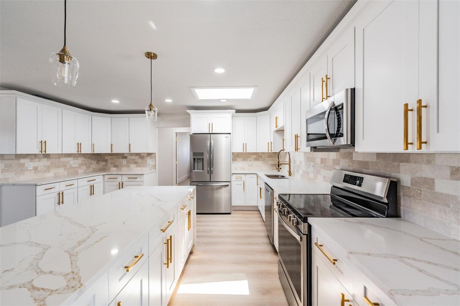 Image 14 of 44 For 7607 22nd Avenue W