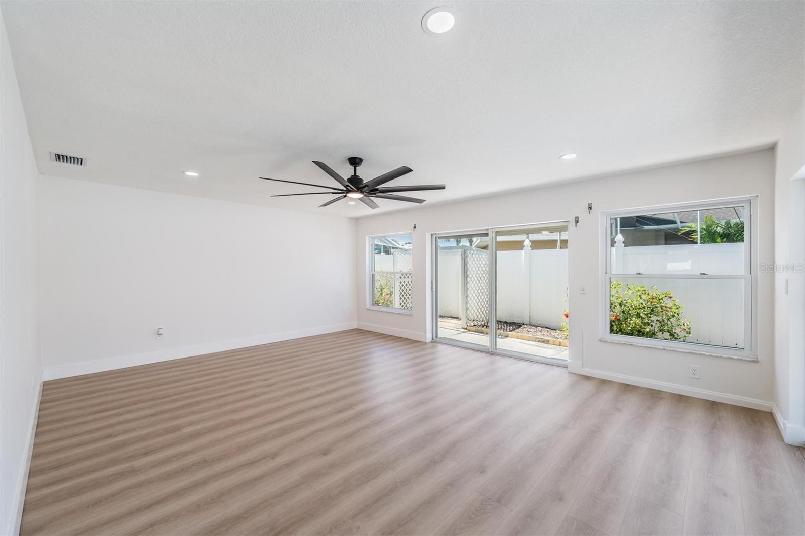 Image 19 of 44 For 7607 22nd Avenue W