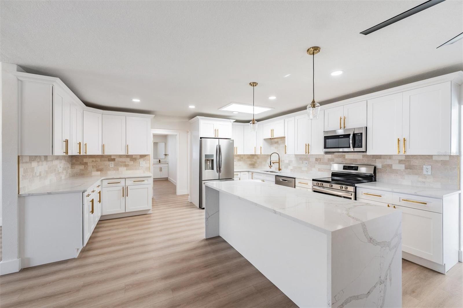 Image 3 of 44 For 7607 22nd Avenue W