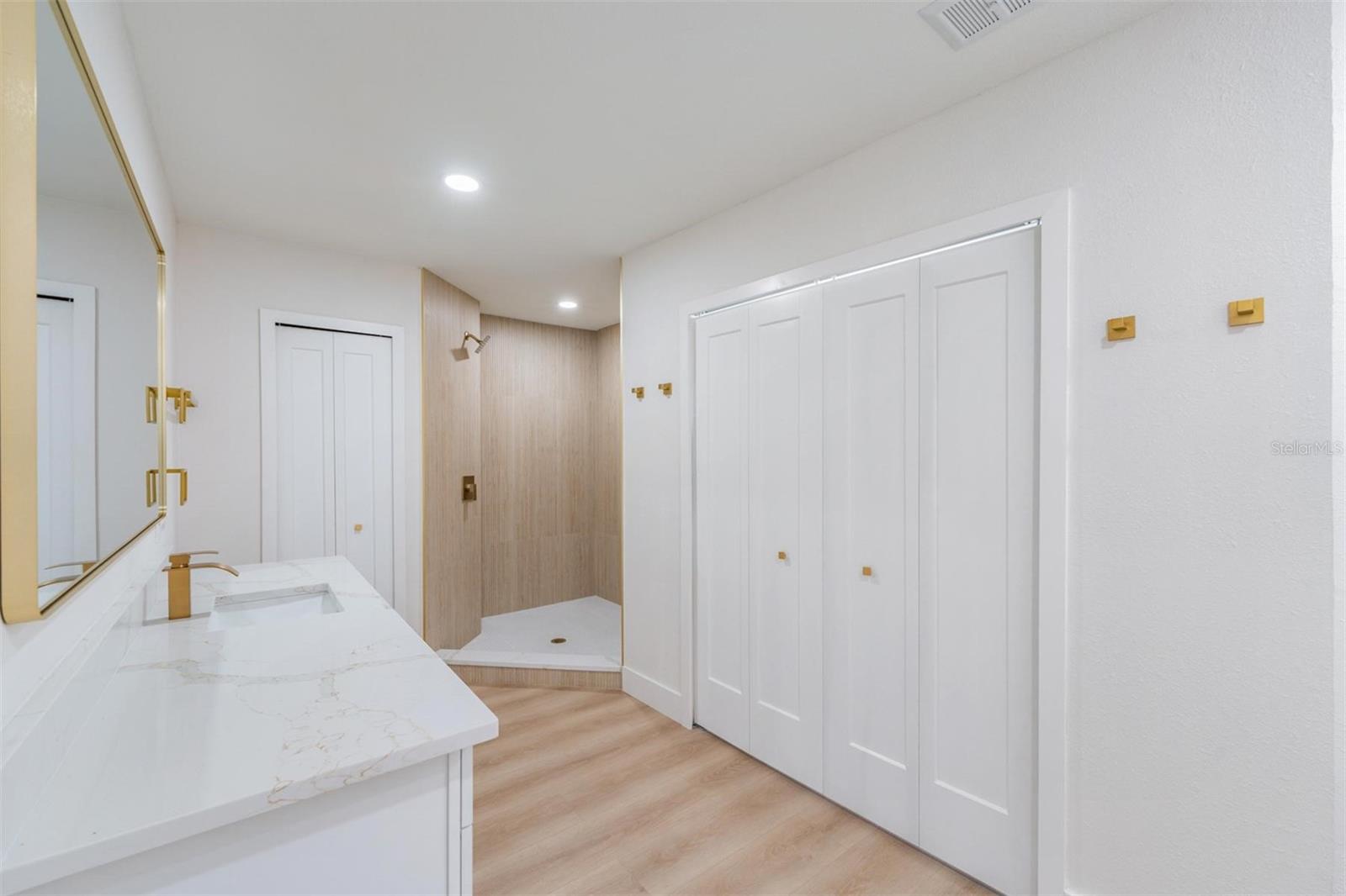 Image 31 of 44 For 7607 22nd Avenue W