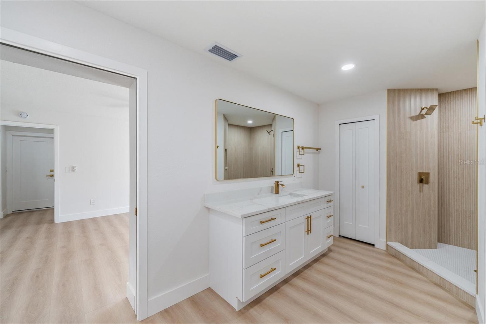 Image 33 of 44 For 7607 22nd Avenue W