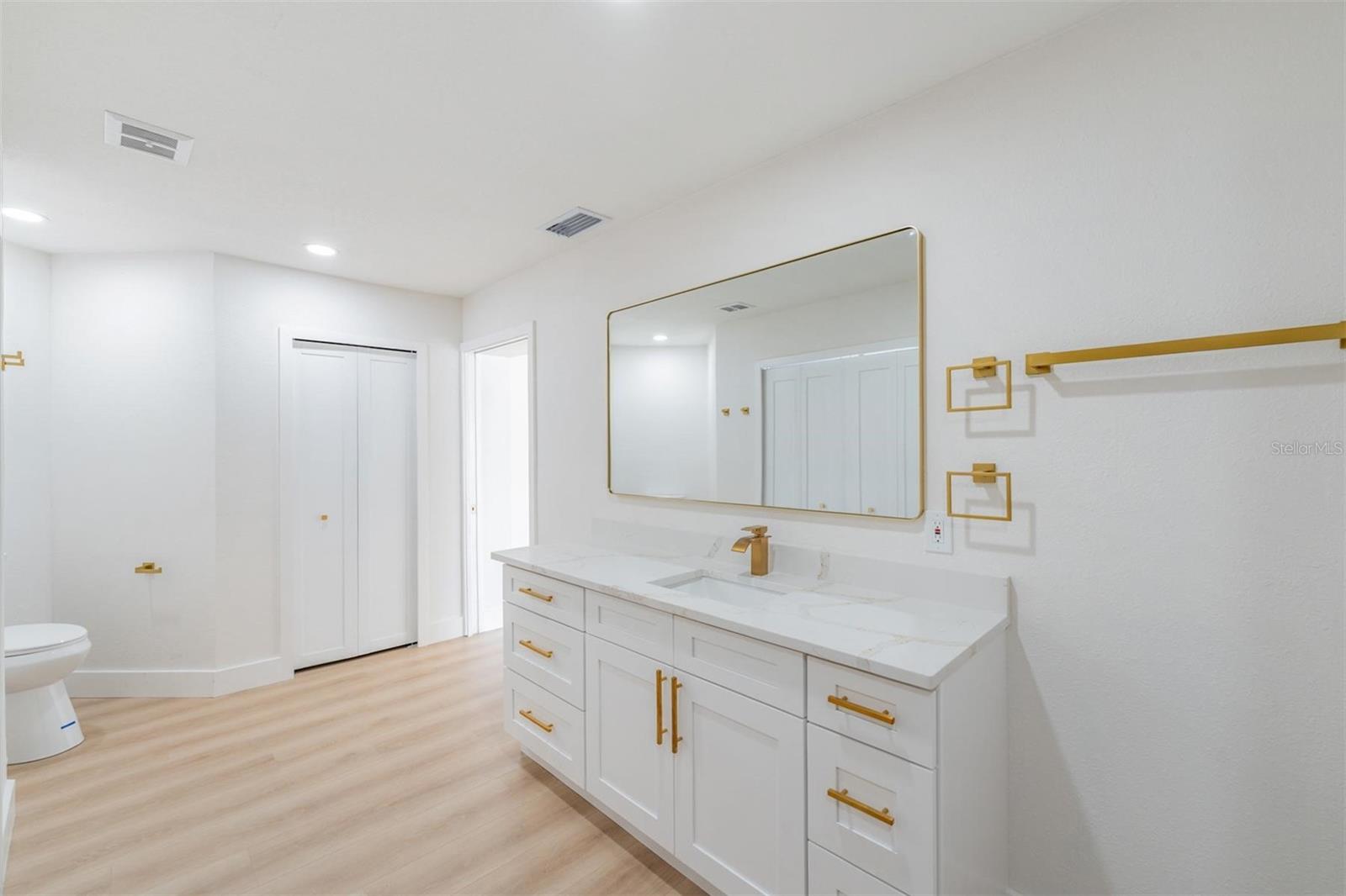 Image 34 of 44 For 7607 22nd Avenue W