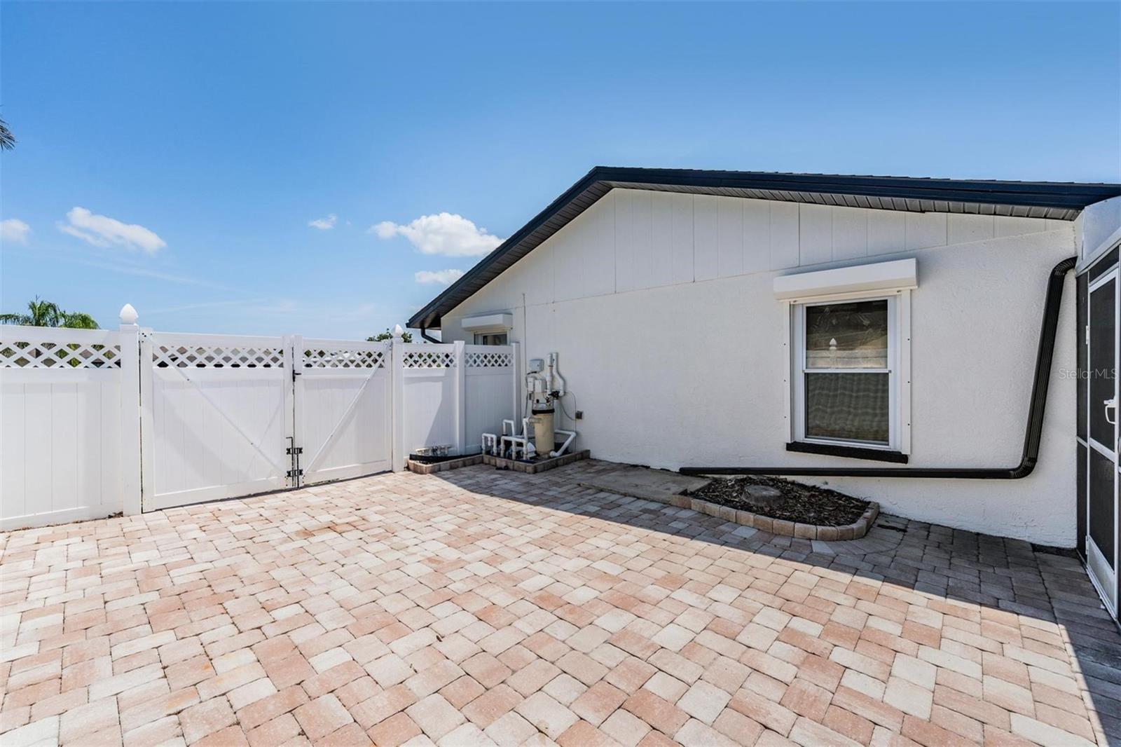 Image 38 of 44 For 7607 22nd Avenue W