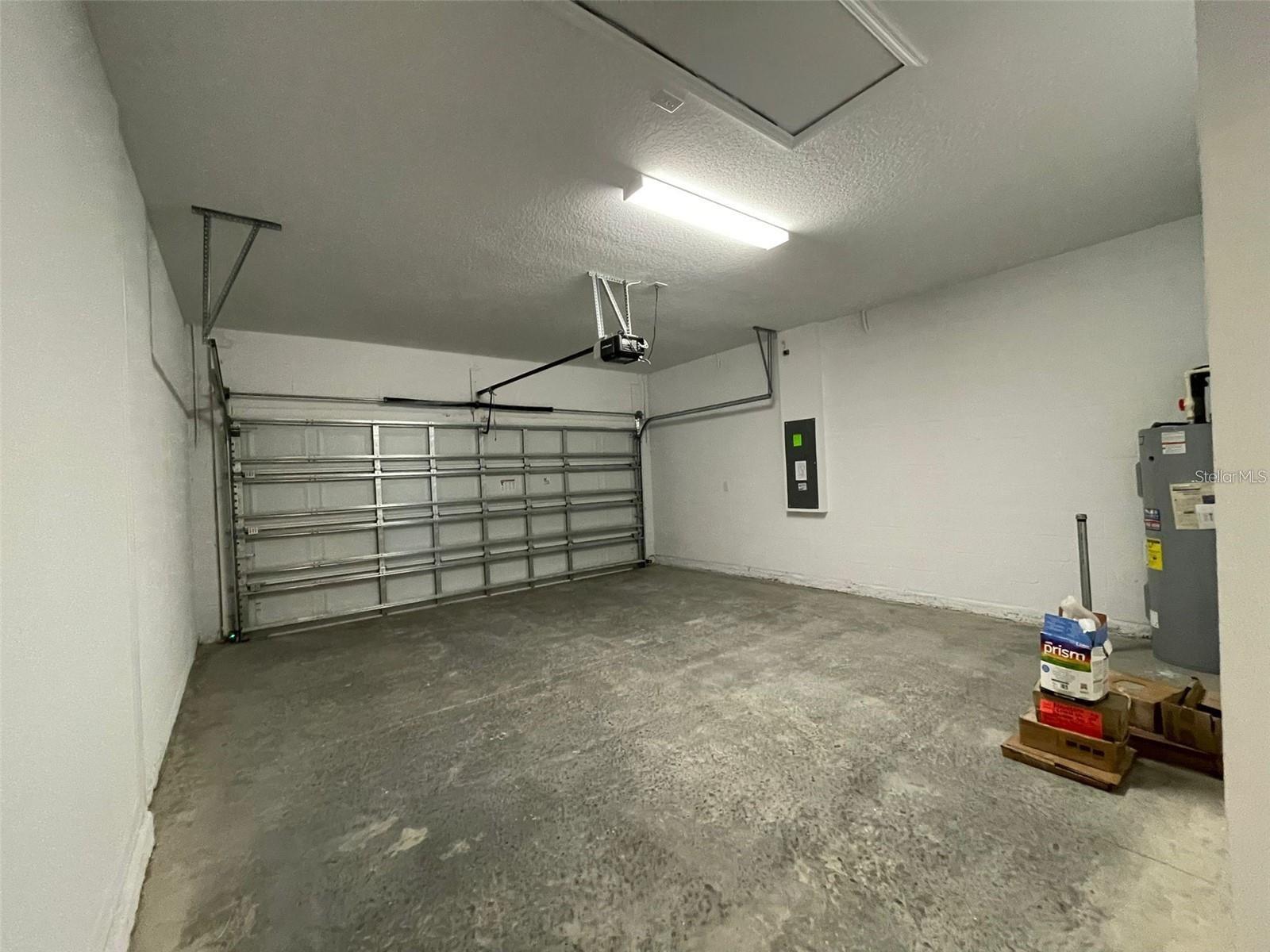 Image 10 of 61 For 28547 Hillcrest Valley Boulevard