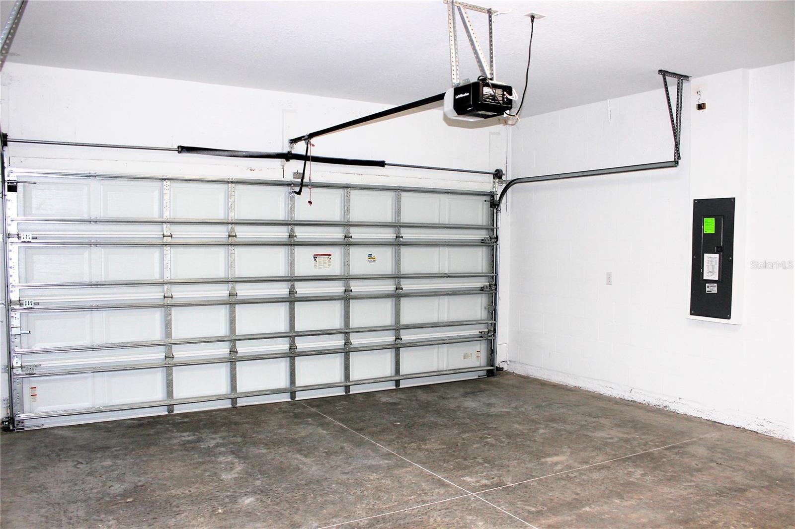 Image 50 of 61 For 28547 Hillcrest Valley Boulevard