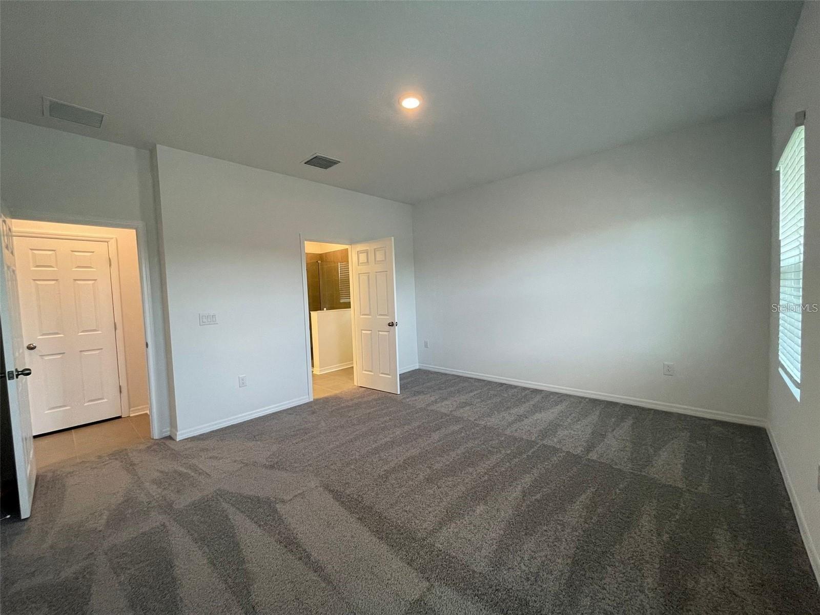 Image 6 of 61 For 28547 Hillcrest Valley Boulevard