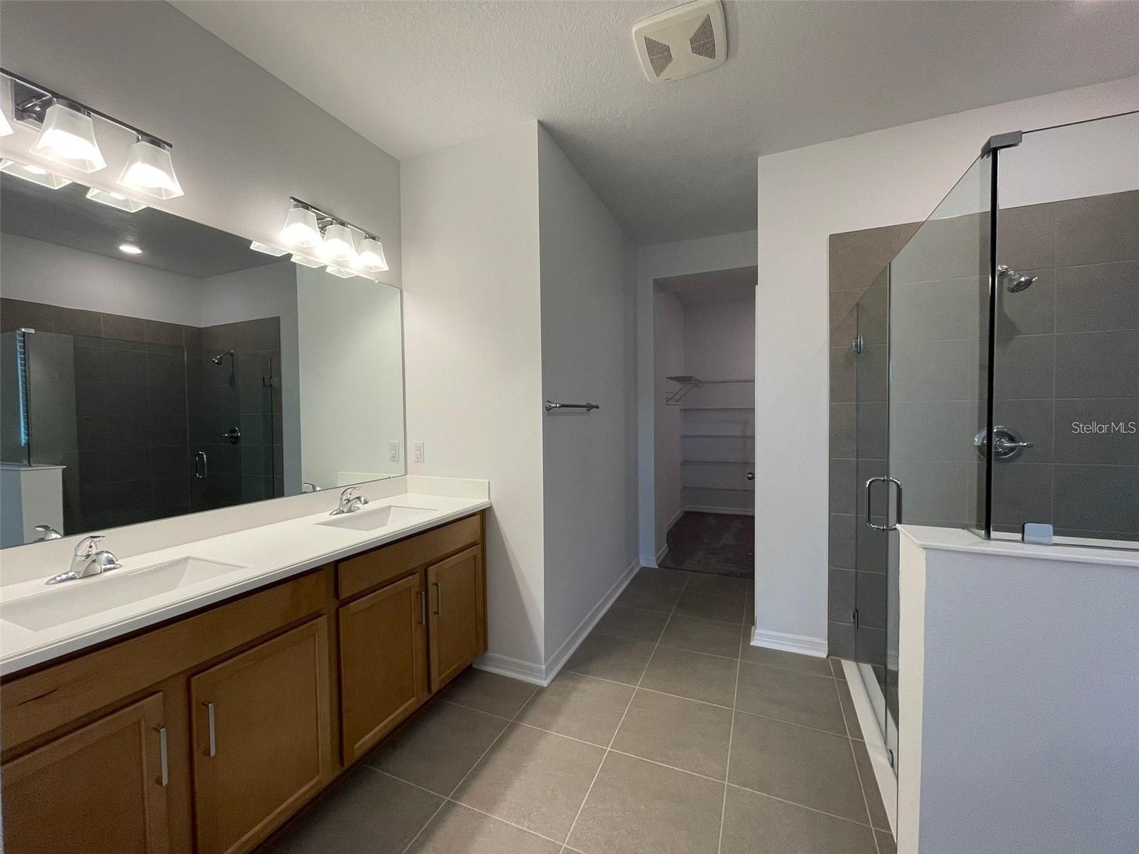 Image 7 of 61 For 28547 Hillcrest Valley Boulevard