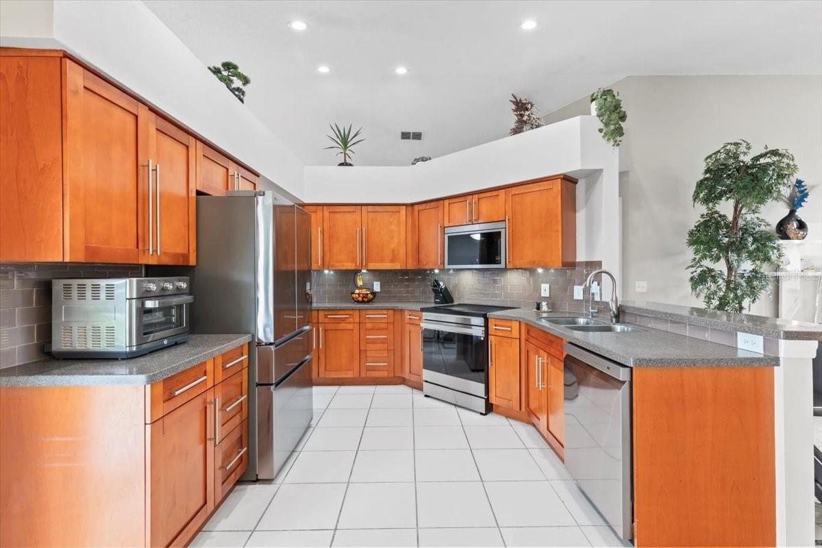 Image 15 of 89 For 22852 Fern Court