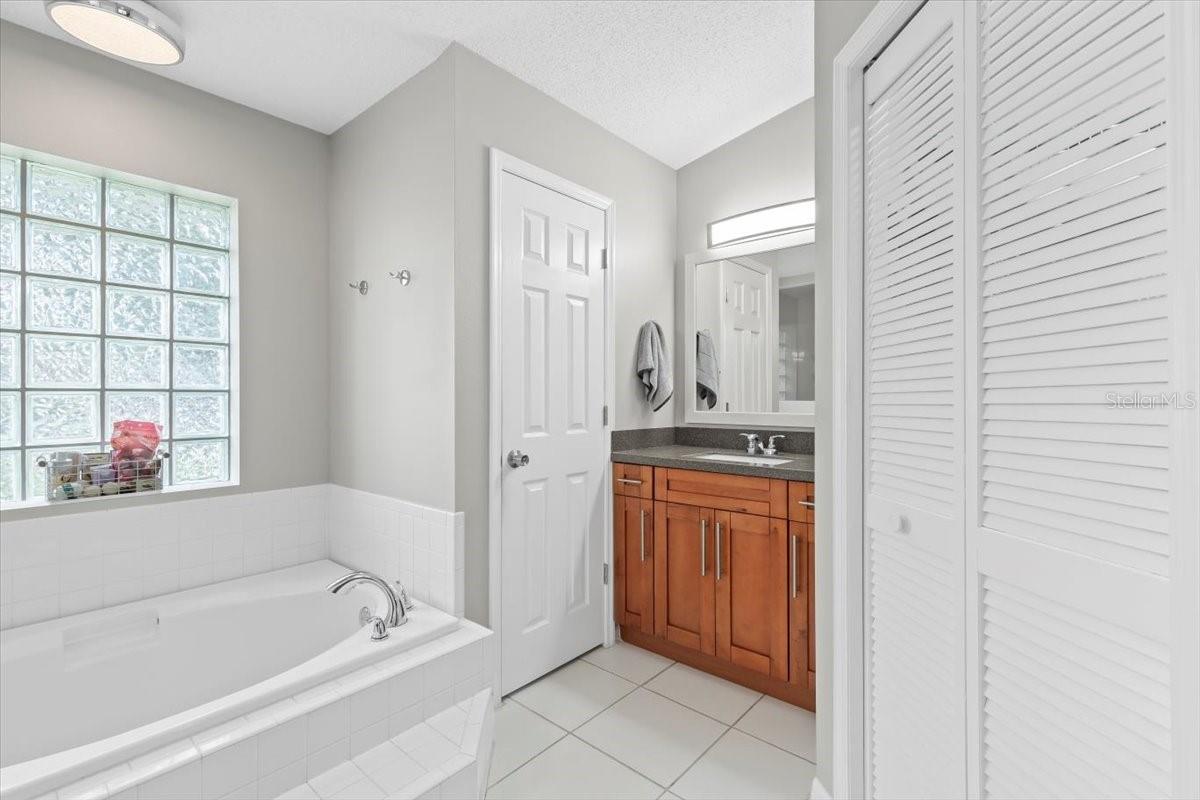 Image 29 of 89 For 22852 Fern Court