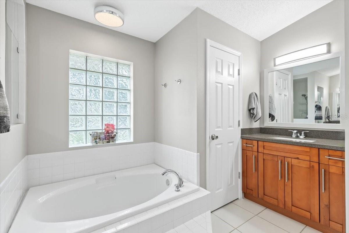 Image 30 of 89 For 22852 Fern Court