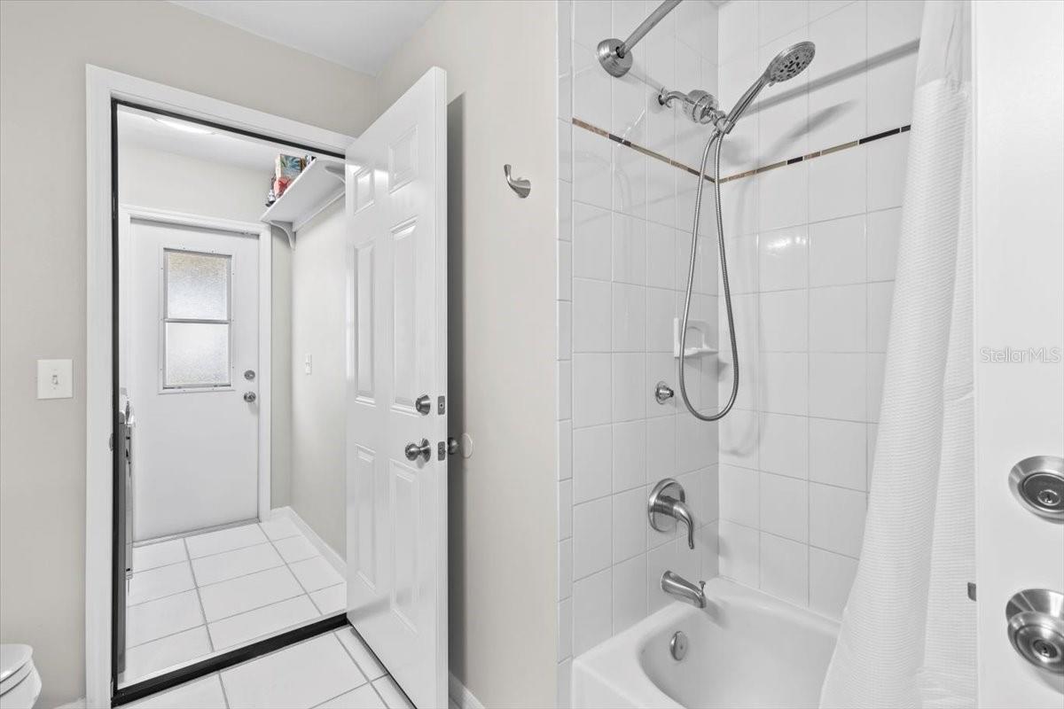 Image 36 of 89 For 22852 Fern Court