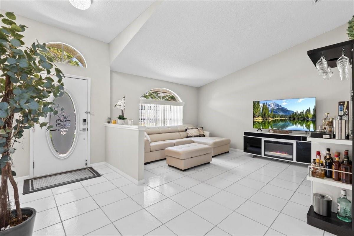 Image 7 of 89 For 22852 Fern Court