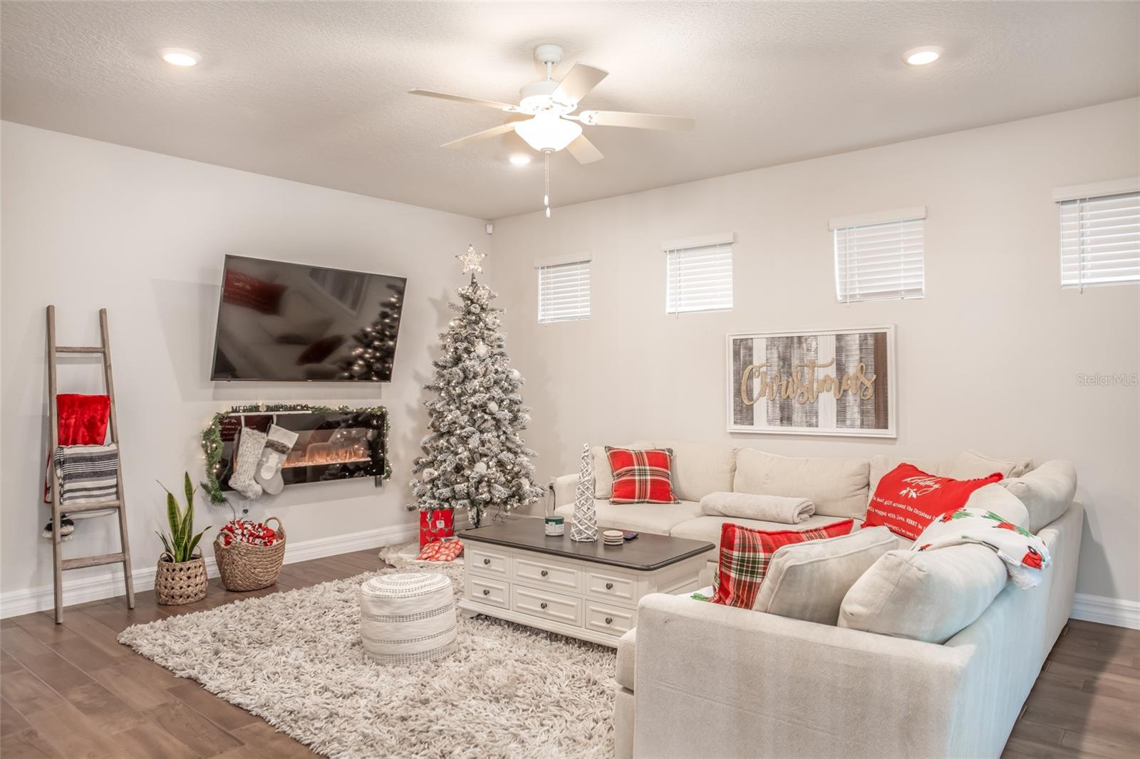 Image 10 of 25 For 13877 Carlow Park Drive