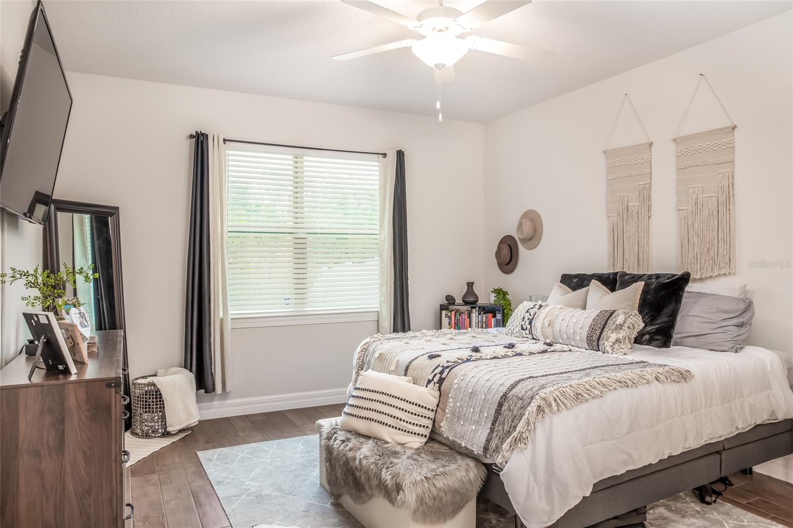 Image 16 of 25 For 13877 Carlow Park Drive