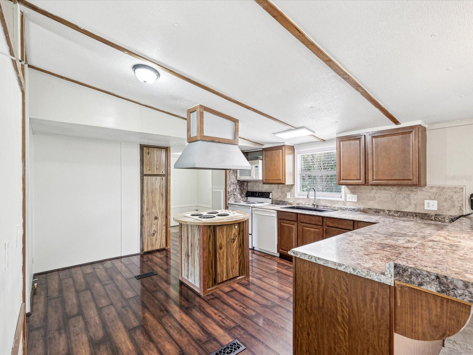 Image 11 of 46 For 10101 Shay Court