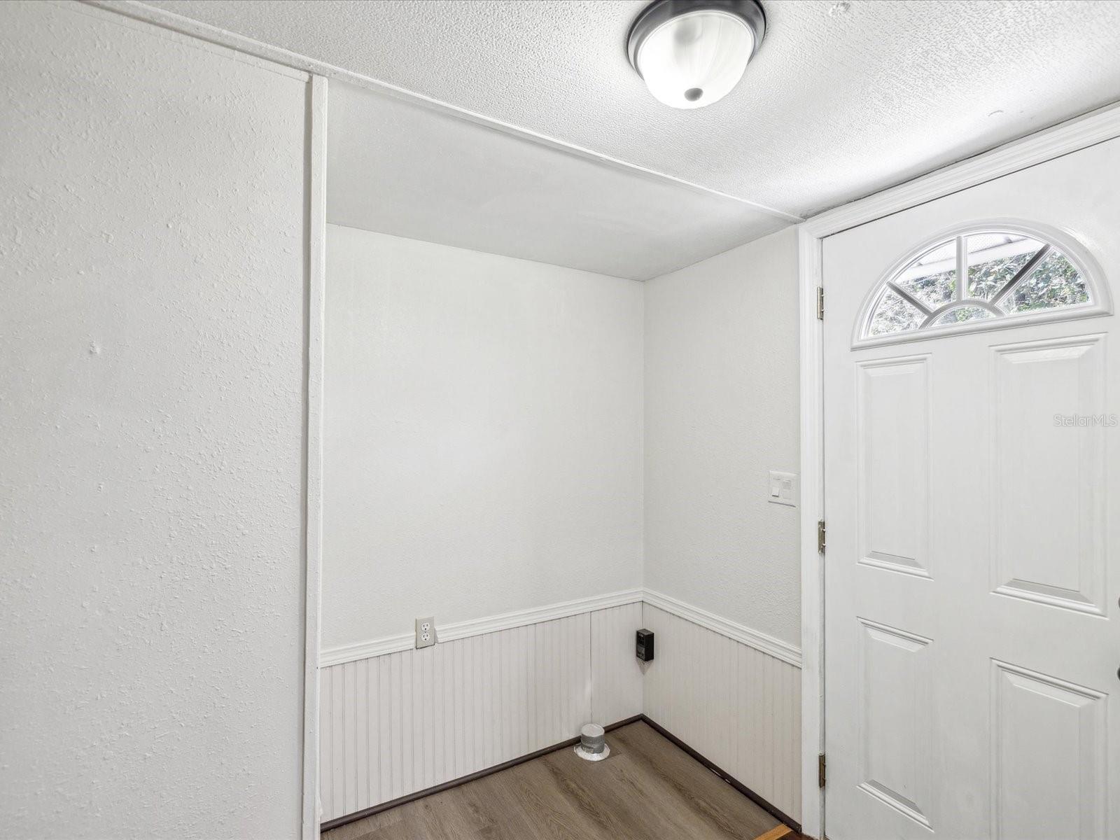 Image 14 of 46 For 10101 Shay Court