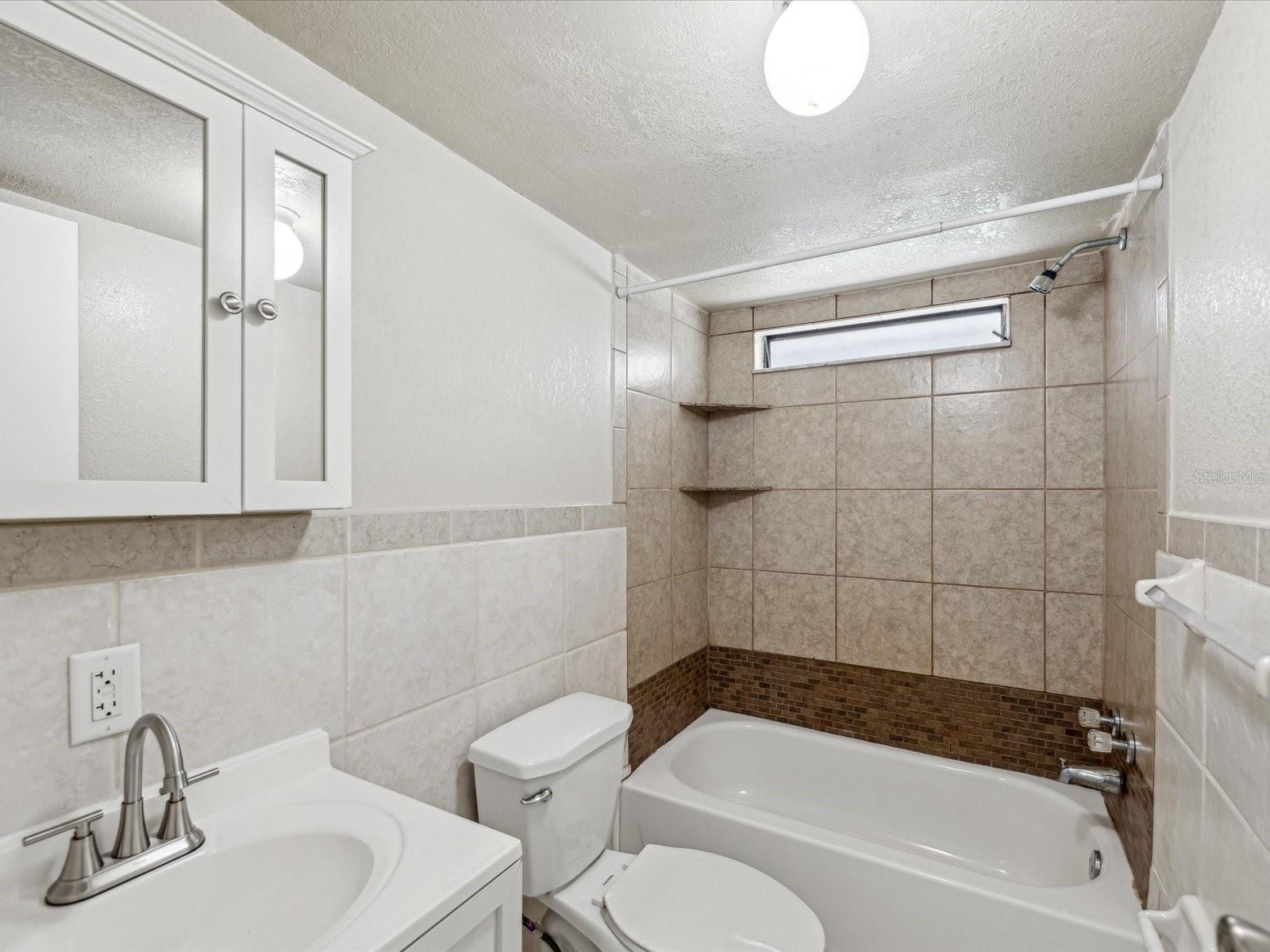 Image 18 of 46 For 10101 Shay Court