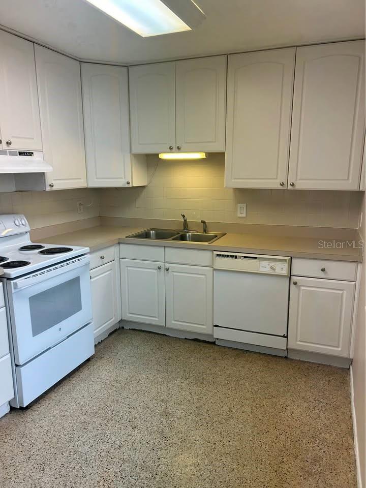 Image 7 of 13 For 560 73rd Avenue N