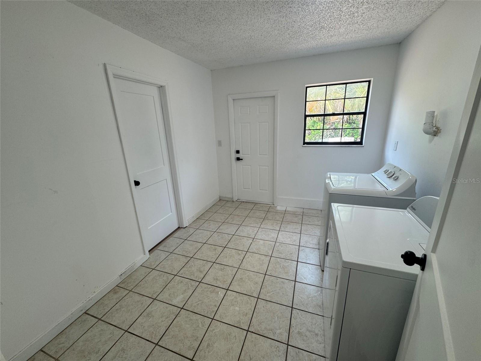 Image 15 of 15 For 45652 Ohio Street