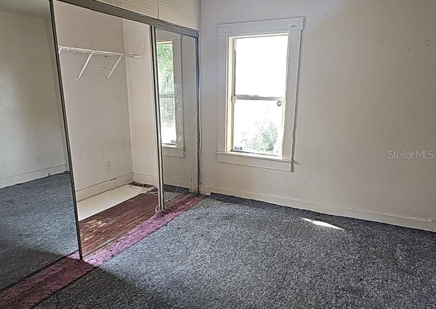 Listing photo id 6 for 2326 Melrose Avenue S