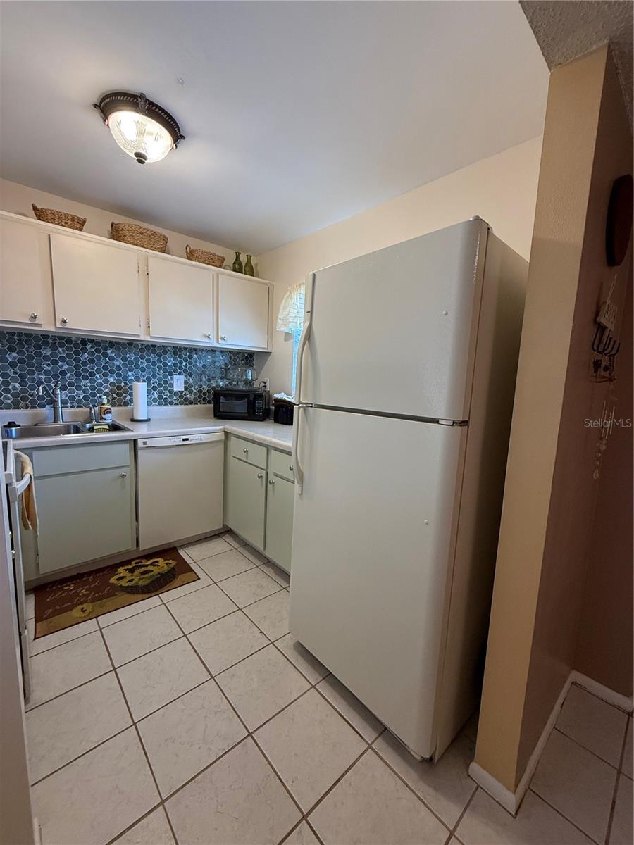 Image 12 of 35 For 2625 State Road 590  913