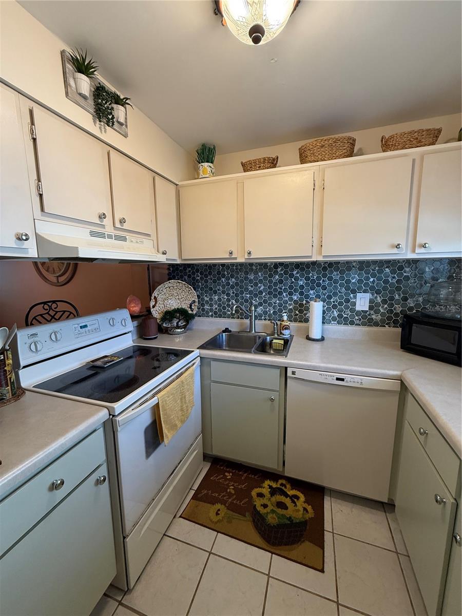 Image 7 of 35 For 2625 State Road 590  913