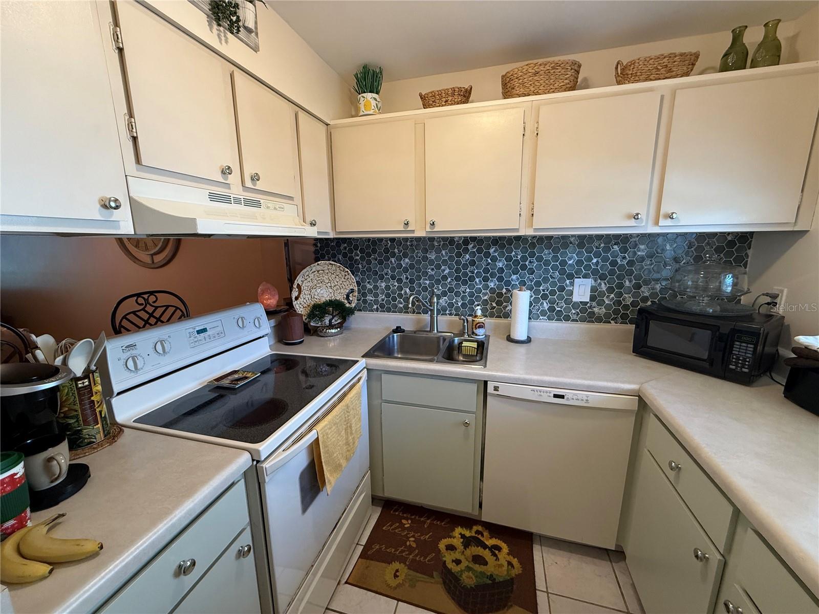 Image 8 of 35 For 2625 State Road 590  913