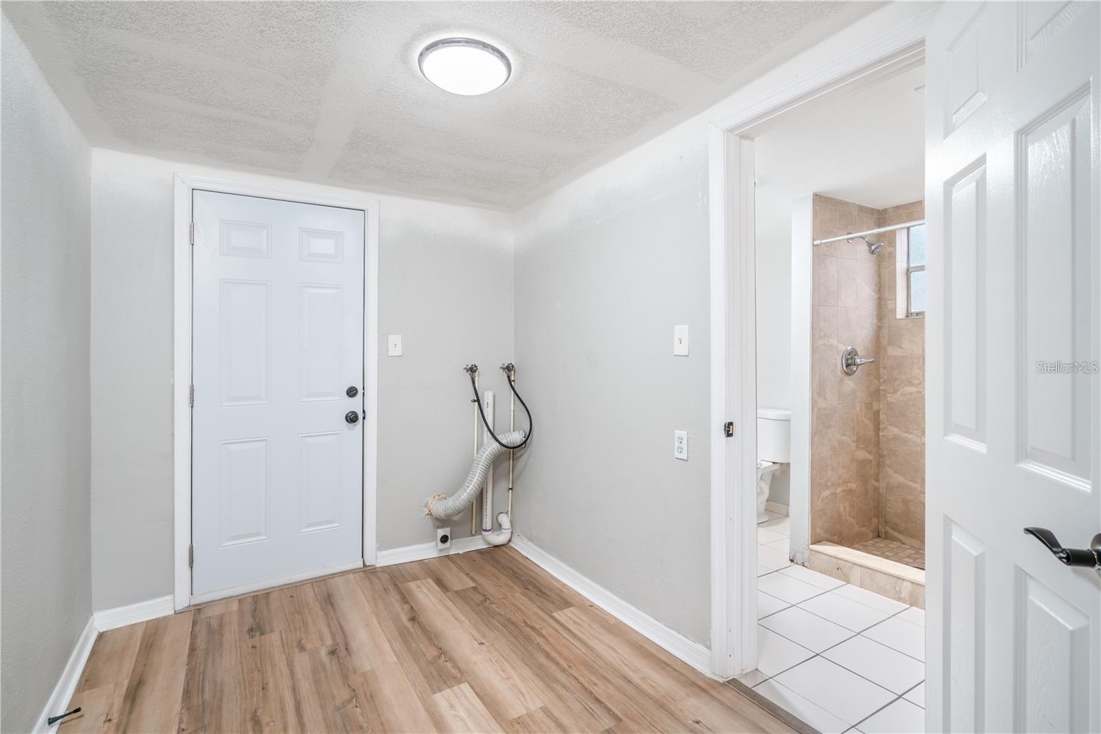 Image 17 of 46 For 2406 Clark Street
