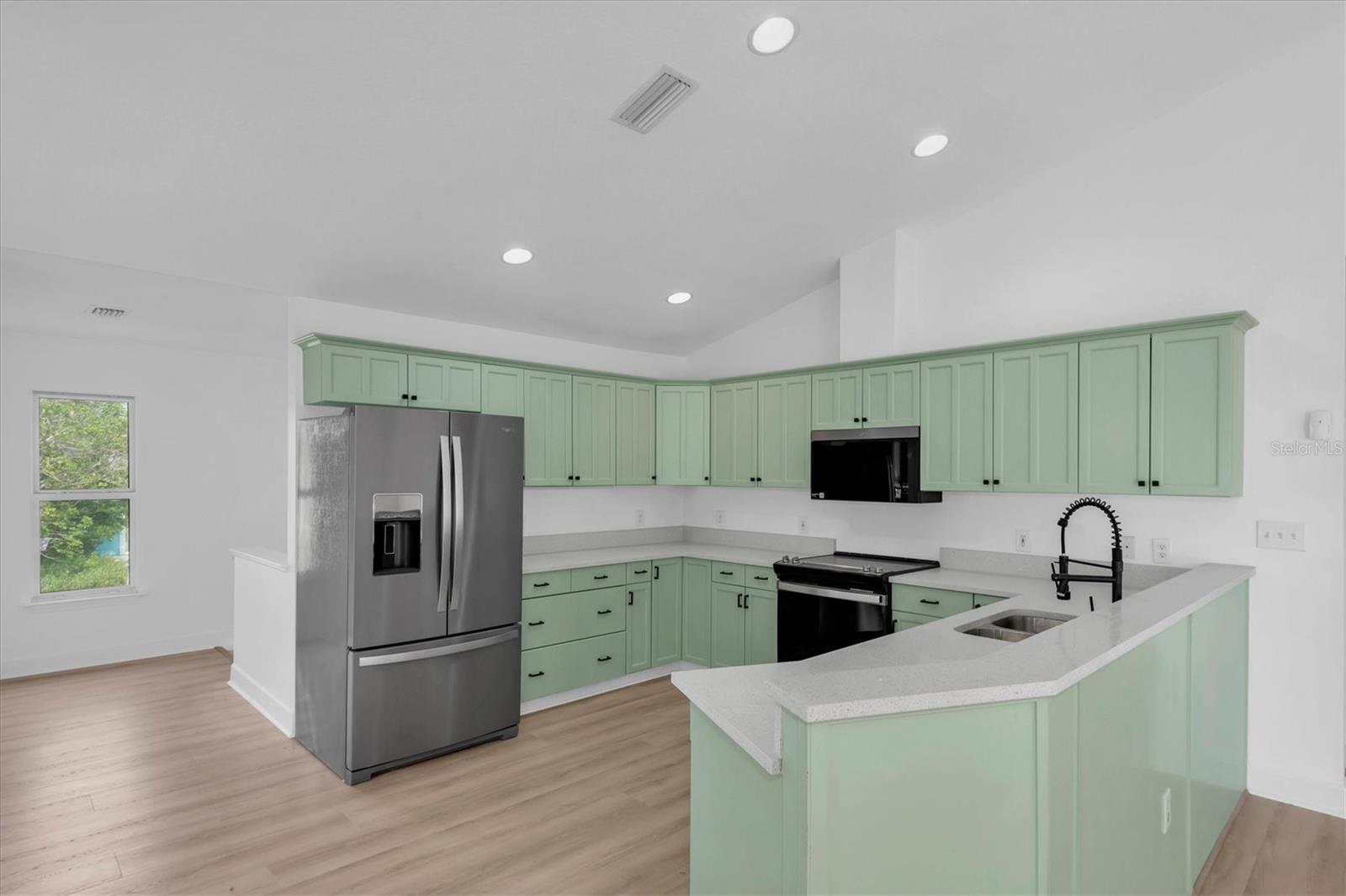 Image 11 of 47 For 2807 57th Street S