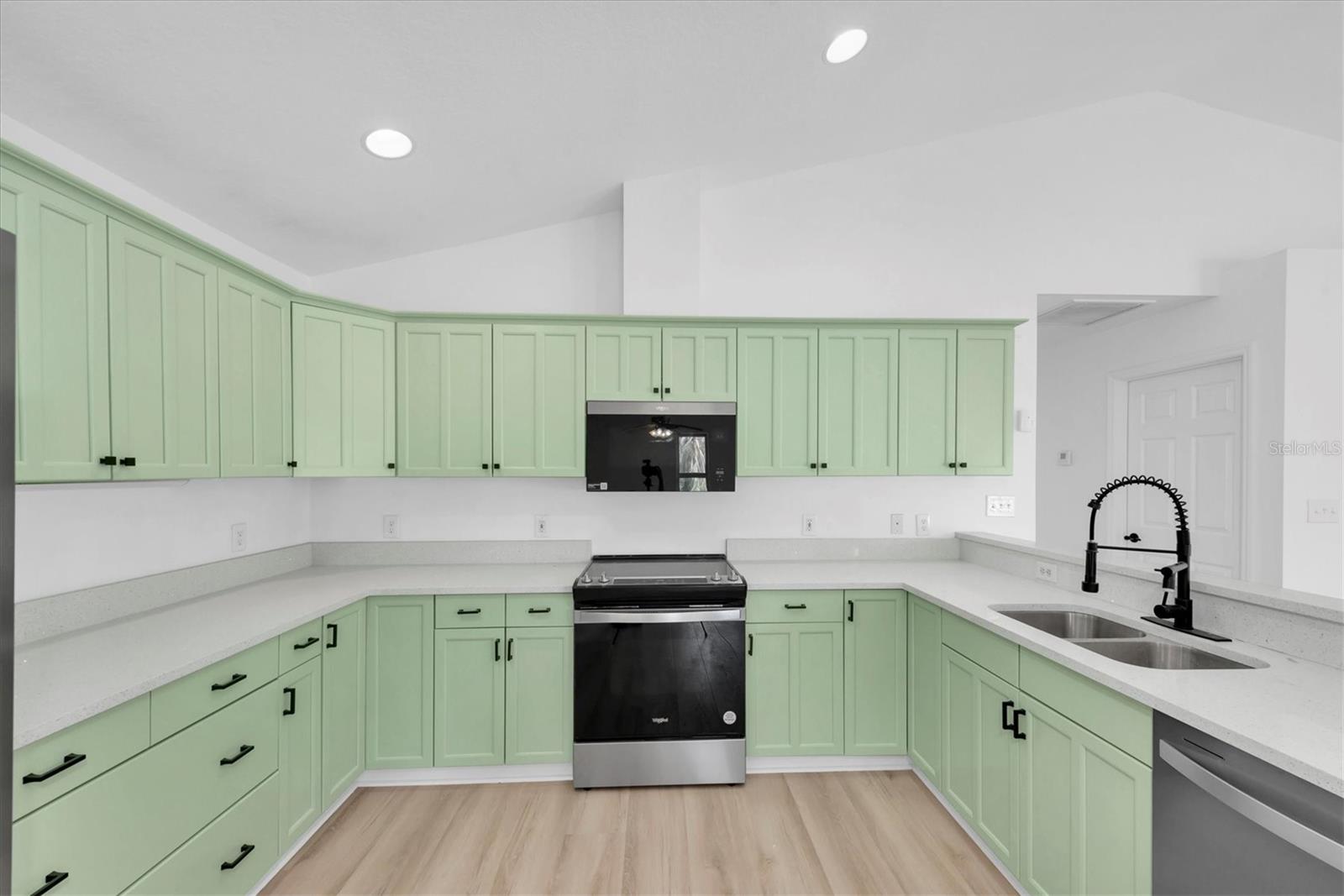 Image 14 of 47 For 2807 57th Street S