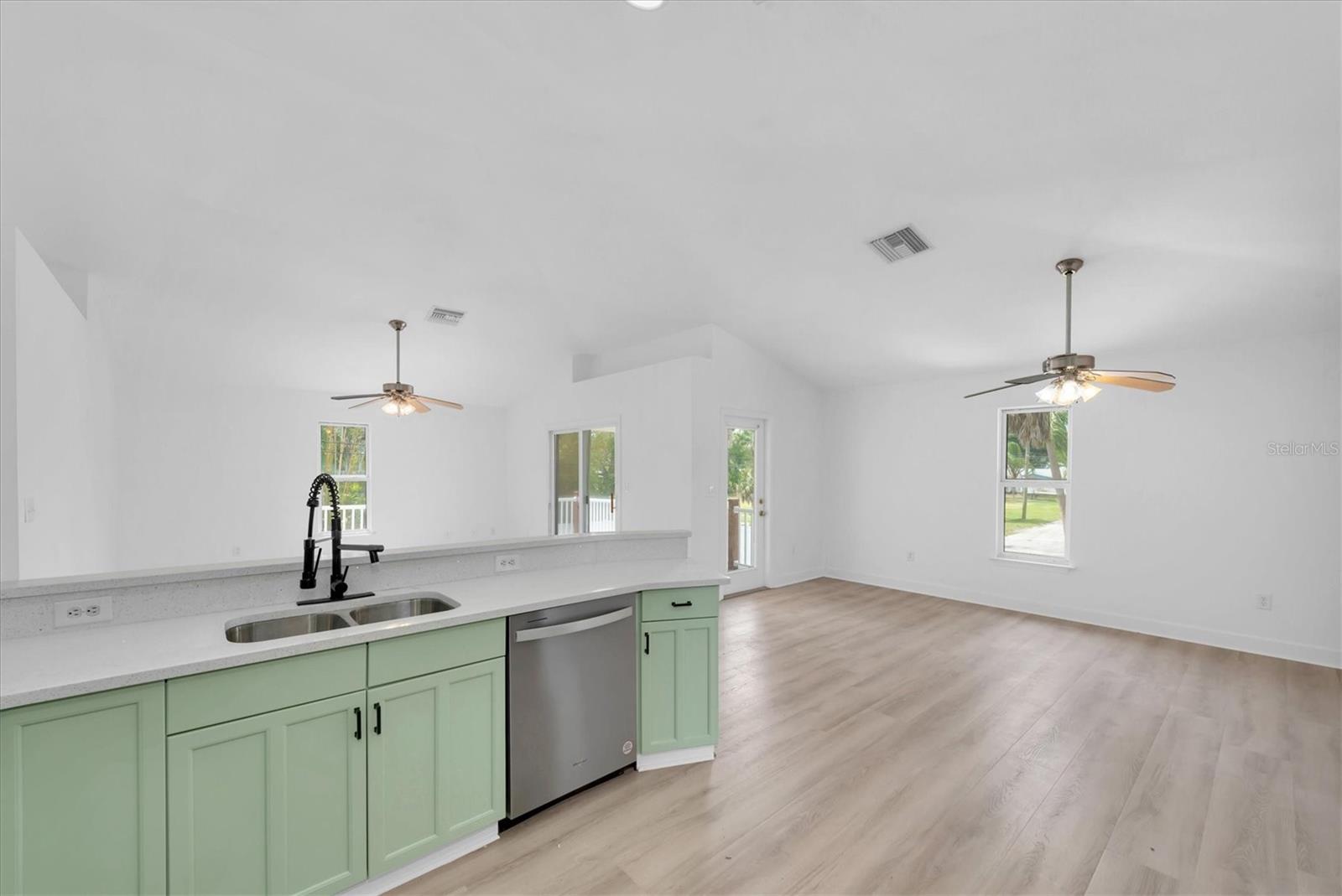 Image 15 of 47 For 2807 57th Street S
