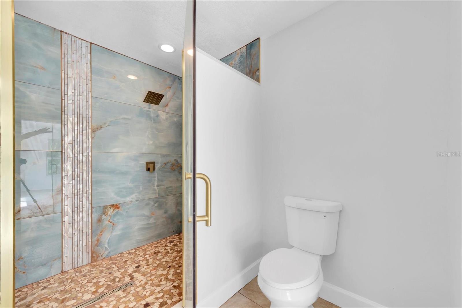 Image 20 of 47 For 2807 57th Street S