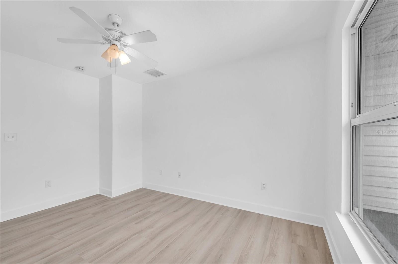 Image 23 of 47 For 2807 57th Street S
