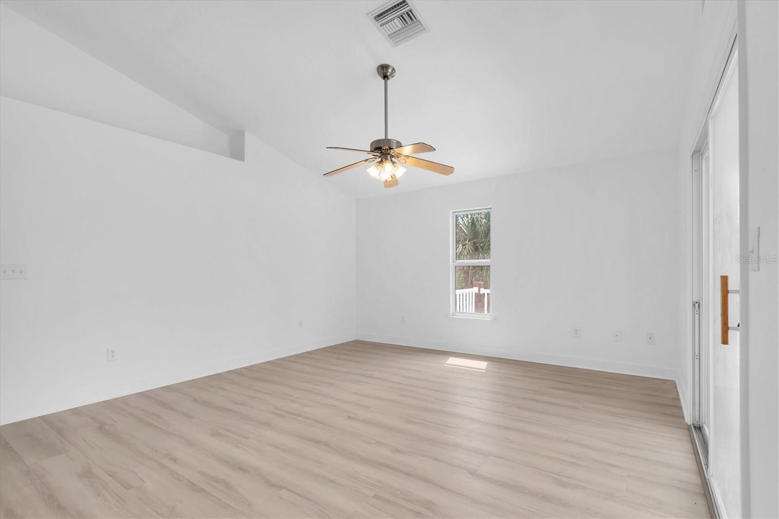 Image 4 of 47 For 2807 57th Street S