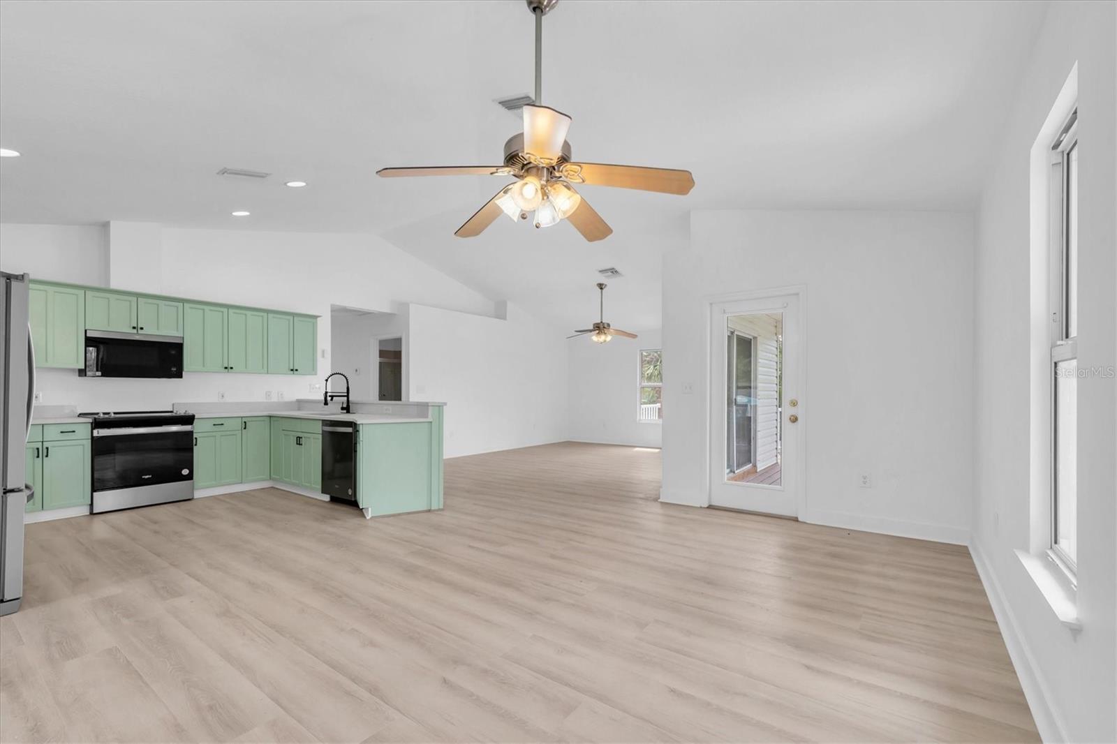 Image 7 of 47 For 2807 57th Street S