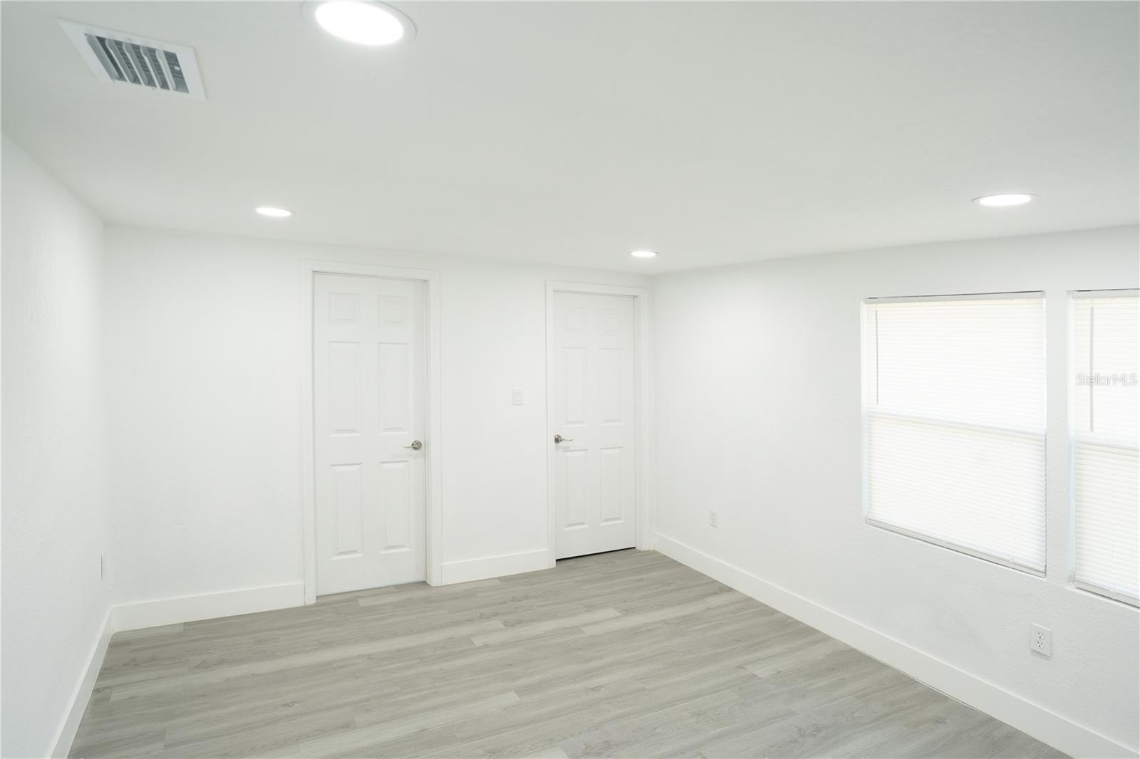 Listing photo id 8 for 5510 12th Street