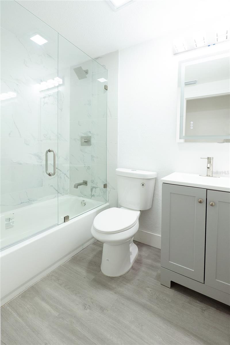 Listing photo id 14 for 5510 12th Street