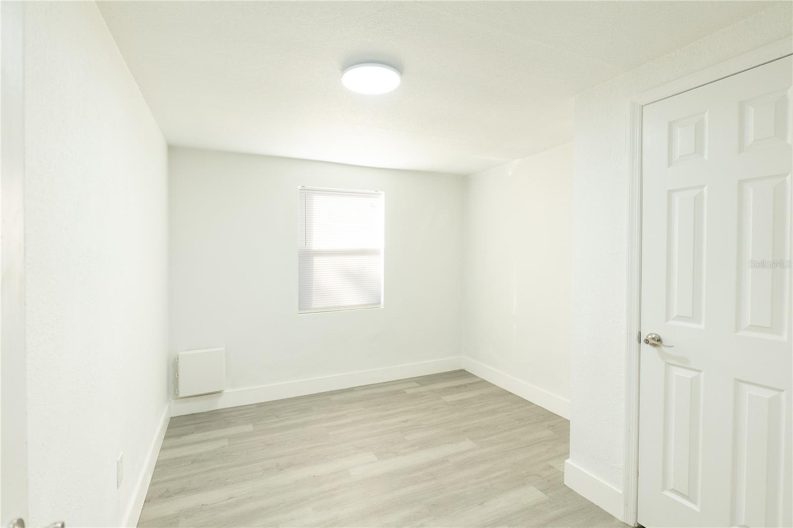 Listing photo id 15 for 5510 12th Street