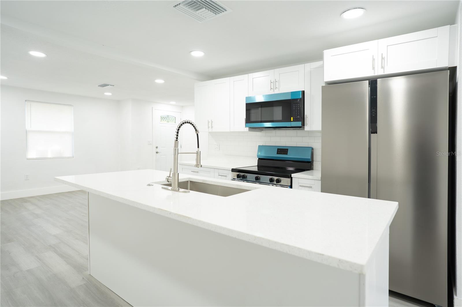 Listing photo id 2 for 5510 12th Street