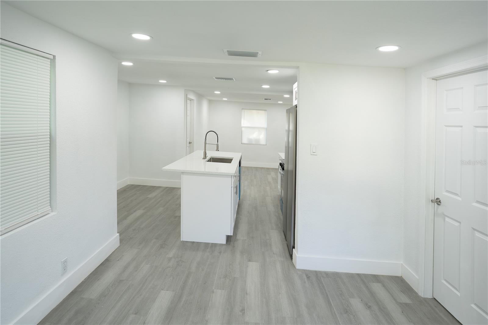 Listing photo id 7 for 5510 12th Street