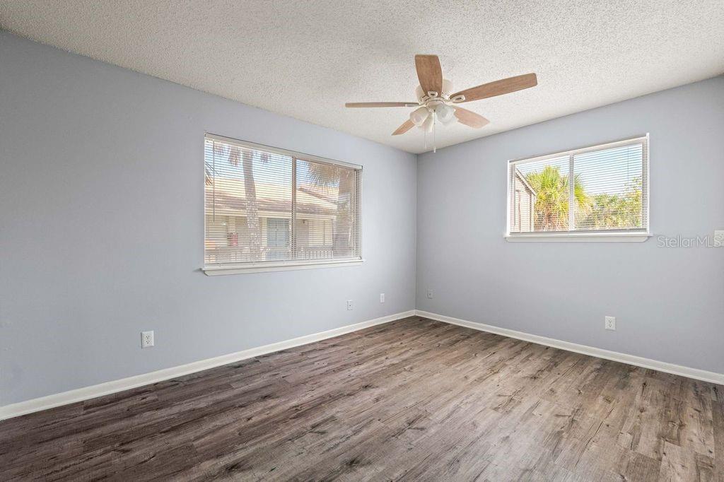 Listing photo id 13 for 6324 Newtown Circle 24b1