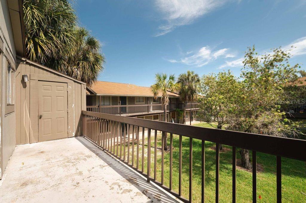 Listing photo id 19 for 6324 Newtown Circle 24b1