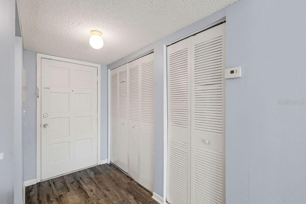 Listing photo id 1 for 6324 Newtown Circle 24b1