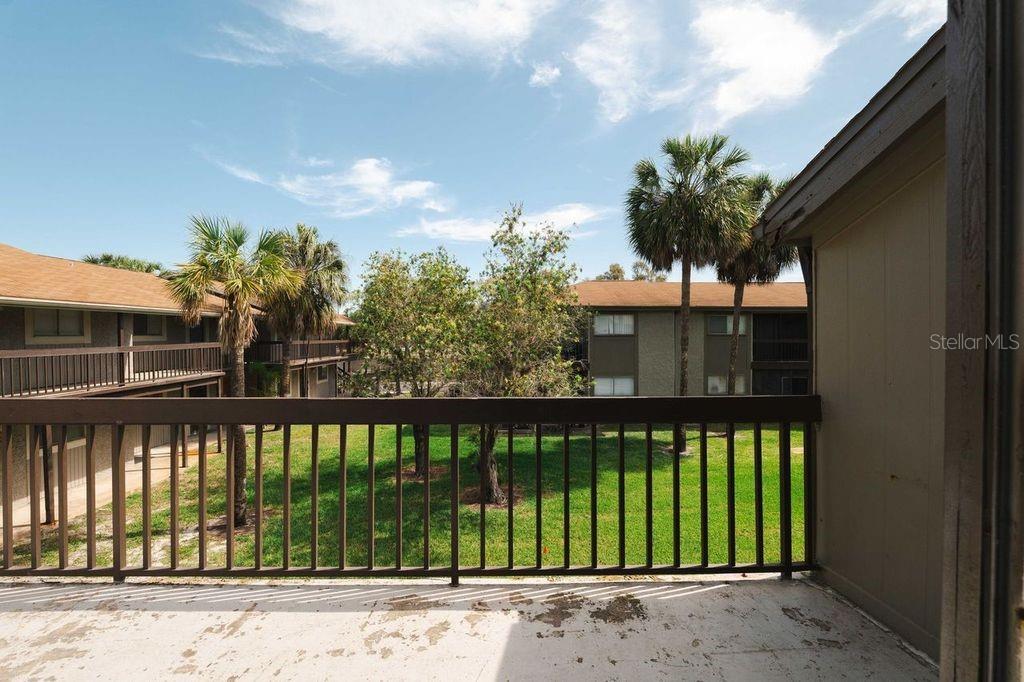 Listing photo id 5 for 6324 Newtown Circle 24b1