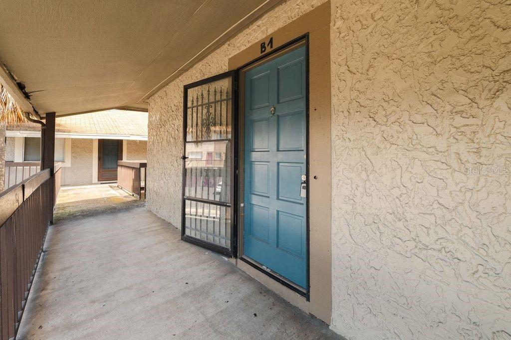 Listing photo id 6 for 6324 Newtown Circle 24b1