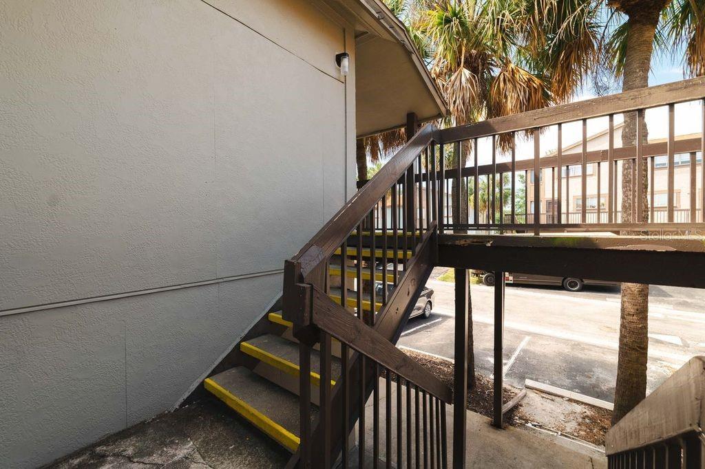 Listing photo id 7 for 6324 Newtown Circle 24b1