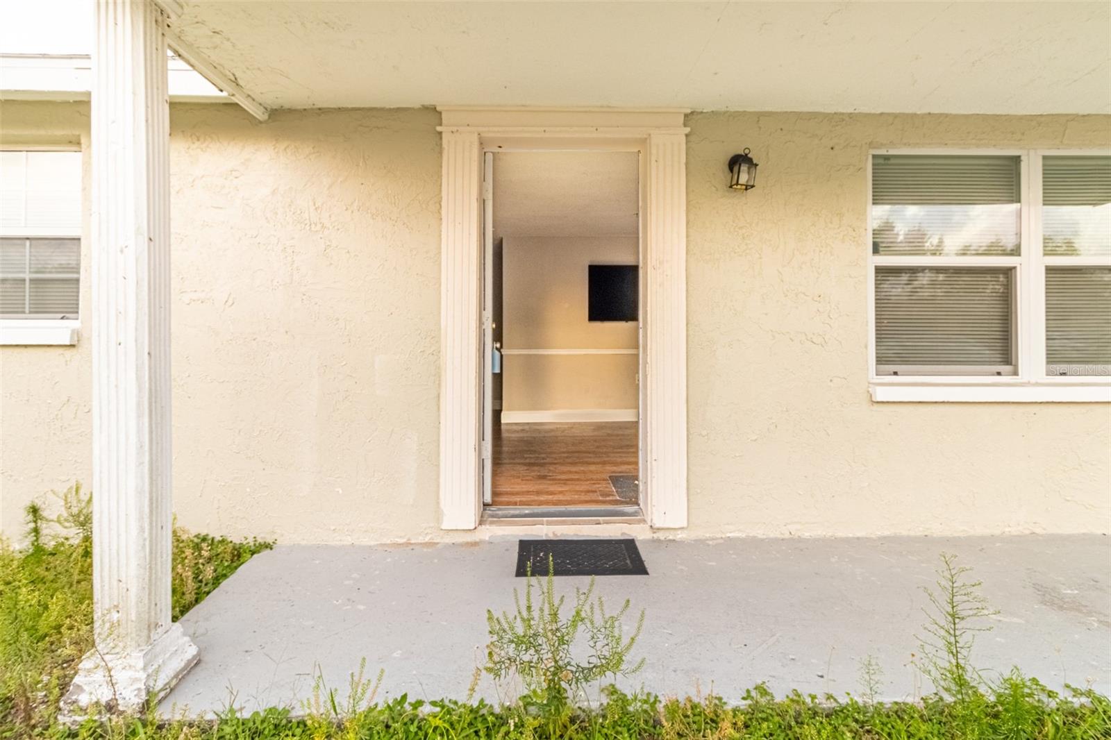 Listing photo id 0 for 9020 Gray Fox Lane